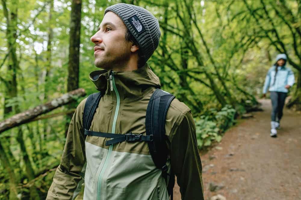 TNF_SS22_Rainwear_WestBasin_Saunders-0340