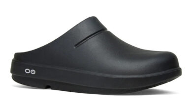 OOFOS Women's OOcloog Clog – Black