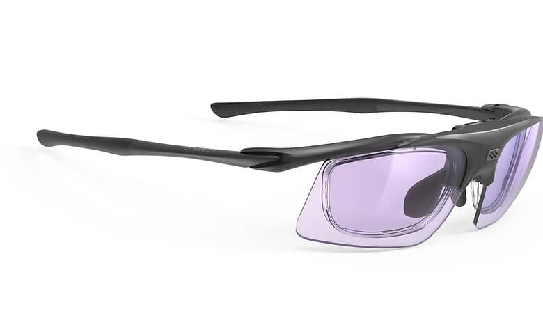 Sunglasses with UV protection and sporty design for outdoor activities and outdoor sports enthusiasts.